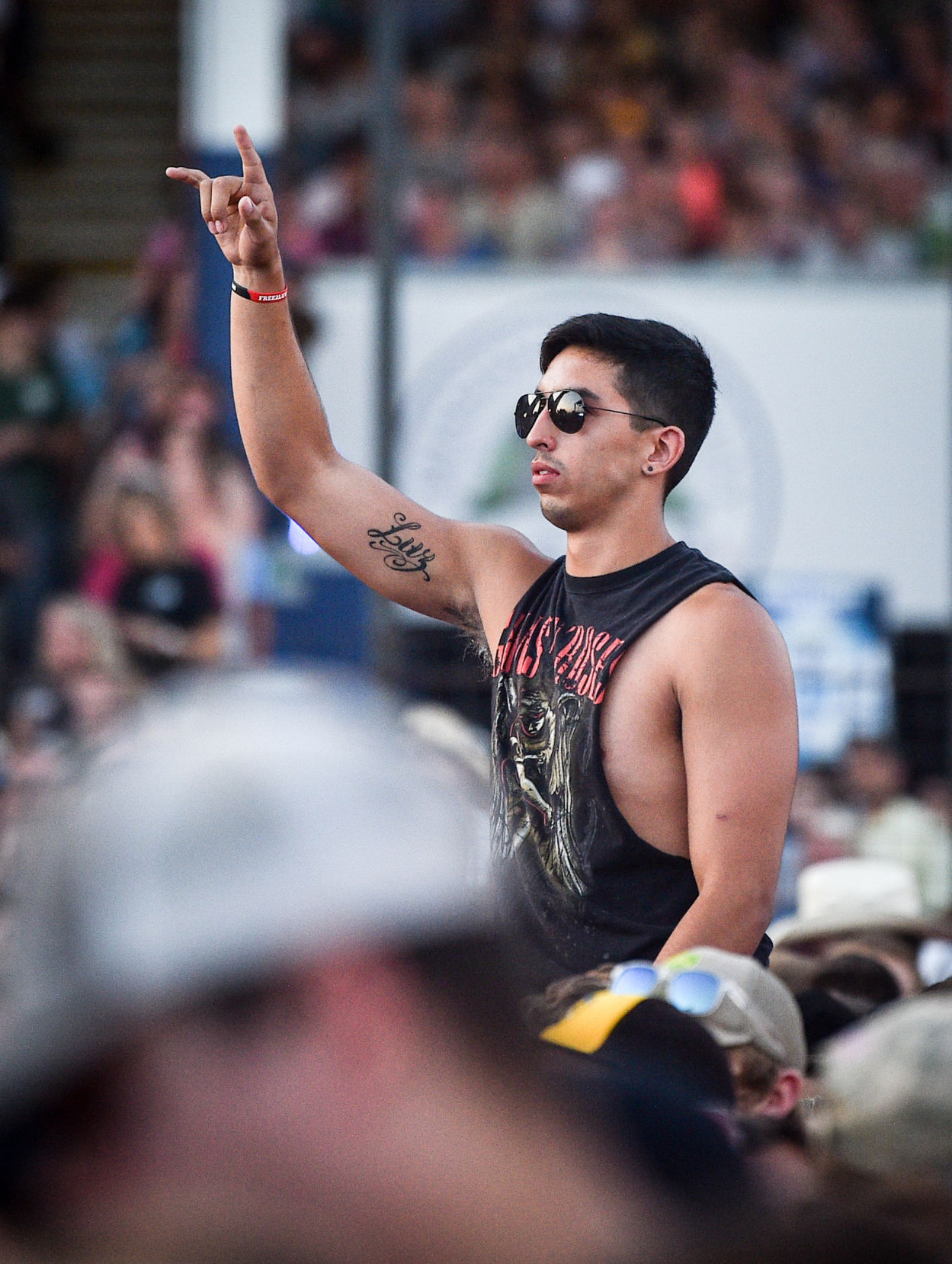 080519-mda-nws-bradpaisley-053a.jpg